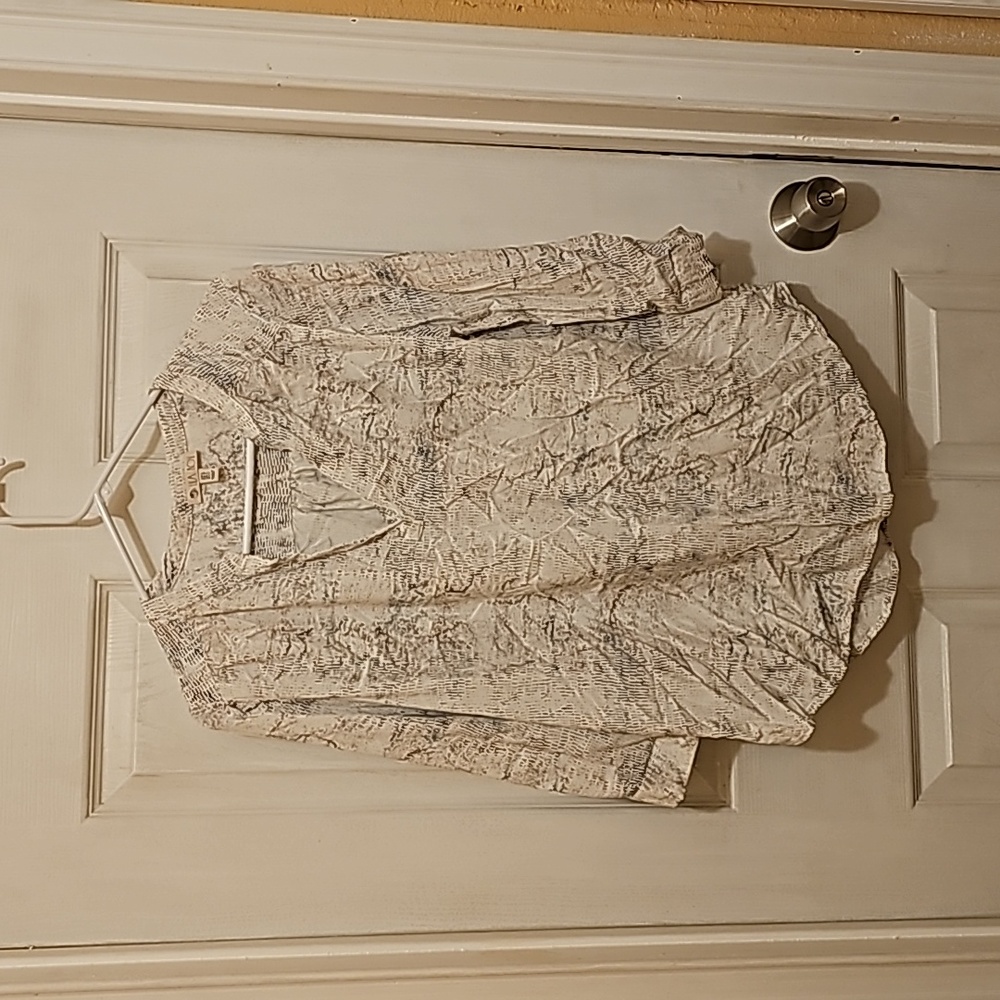 Off white 1/4 sleeve shirt - Large